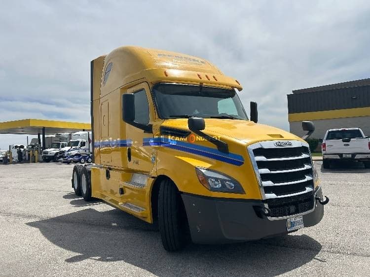 2020 Freightliner T12664ST Sleeper Trucks