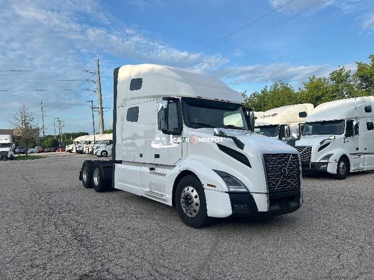 2020 Volvo VNL64760 Sleeper Trucks