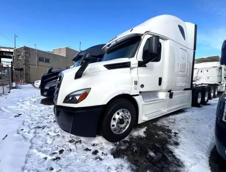 2019 Freightliner CASCADIA Sleeper Trucks