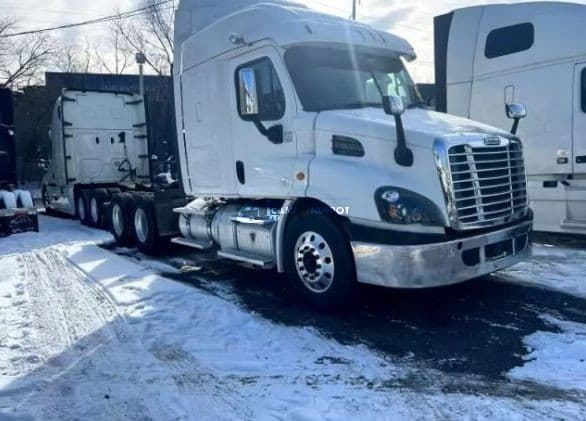 2018 Freightliner CASCADIA Sleeper Trucks
