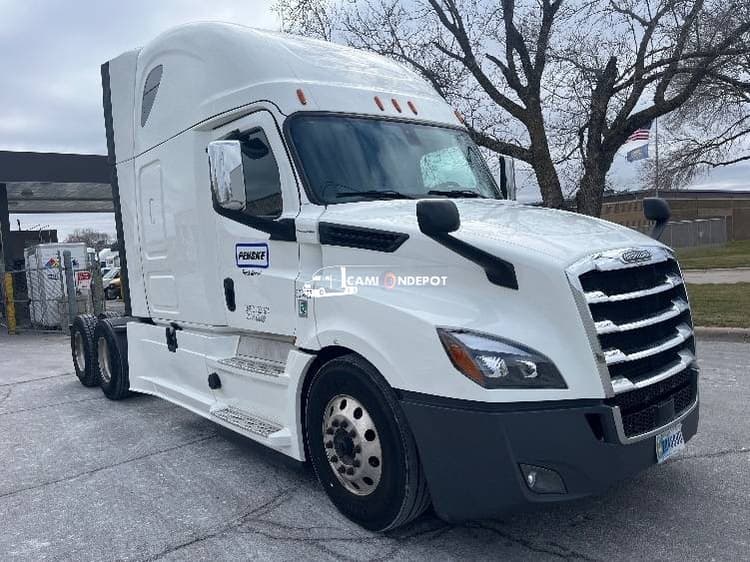 2020 Freightliner T12664ST Sleeper Trucks