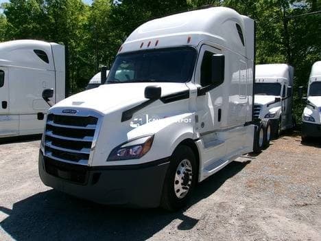 2020 Freightliner T12664ST Sleeper Trucks
