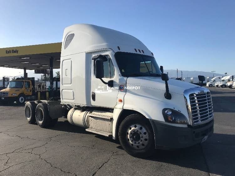 2020 Freightliner Cascadia 12564ST Sleeper Trucks