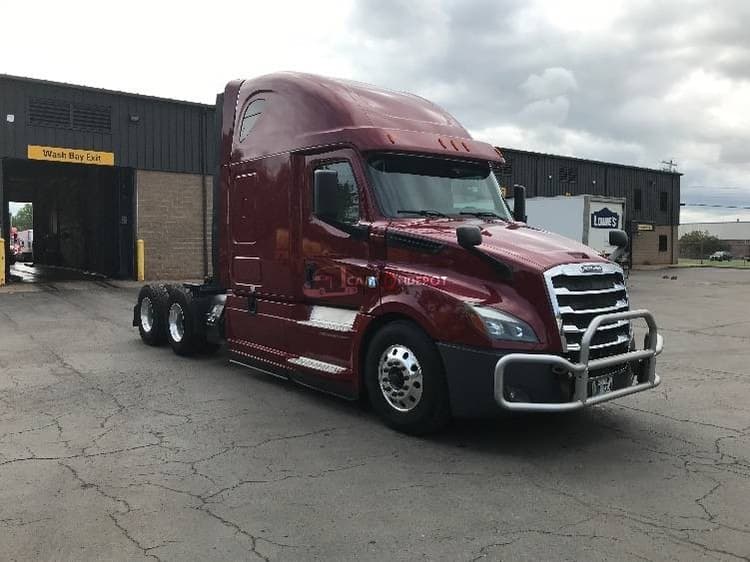 2019 Freightliner T12664ST Sleeper Trucks