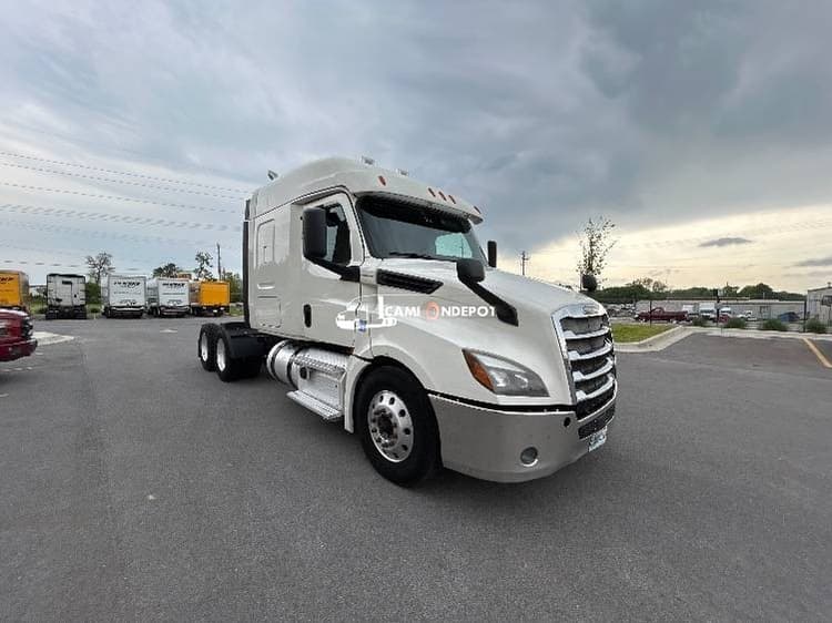 2019 Freightliner T12664ST Sleeper Trucks