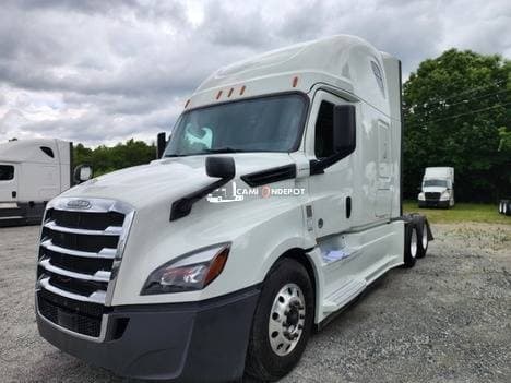 2020 Freightliner T12664ST Sleeper Trucks