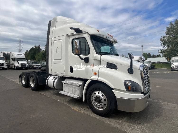 2019 Freightliner Cascadia 11364ST Sleeper Trucks
