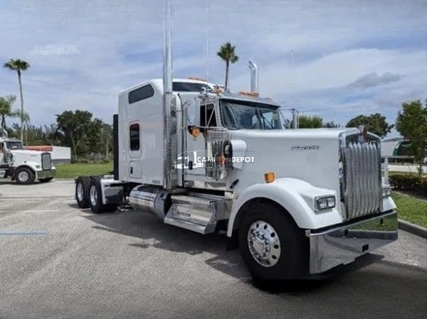 2025 Kenworth W900 Sleeper Trucks