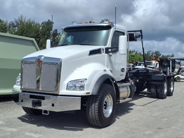 2025 Kenworth T880 Hooklift Trucks