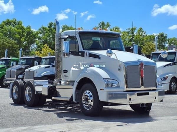2025 Kenworth T880 Day Cab Trucks