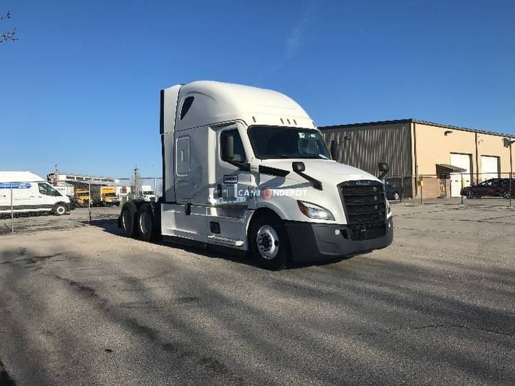 2022 Freightliner T12664ST Sleeper Trucks