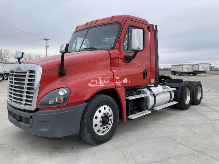 2017 Freightliner CASCADIA Day Cab Trucks
