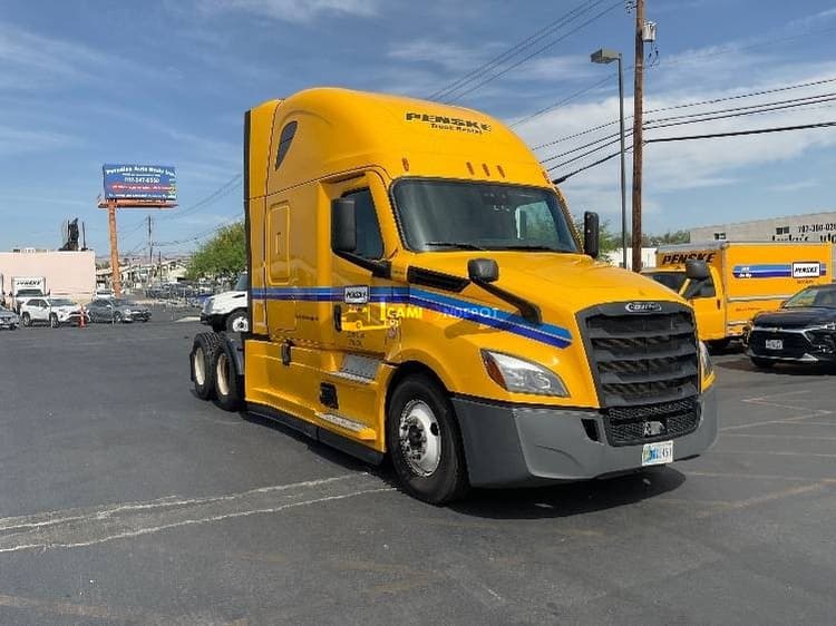 2022 Freightliner T12664ST Sleeper Tractor