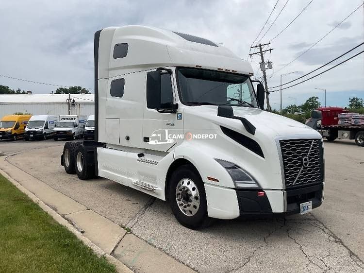 2022 Volvo VNL64760 Sleeper Tractor