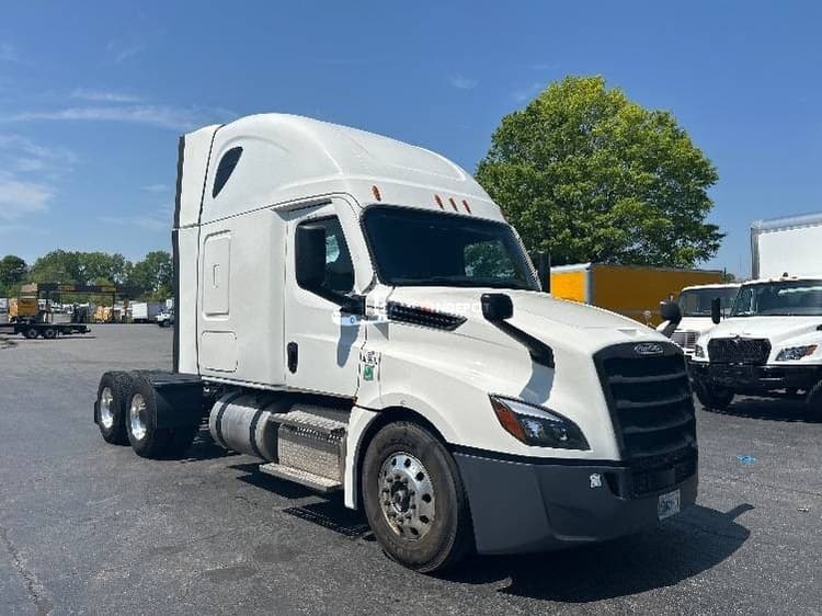 2022 Freightliner T12664ST Sleeper Tractor