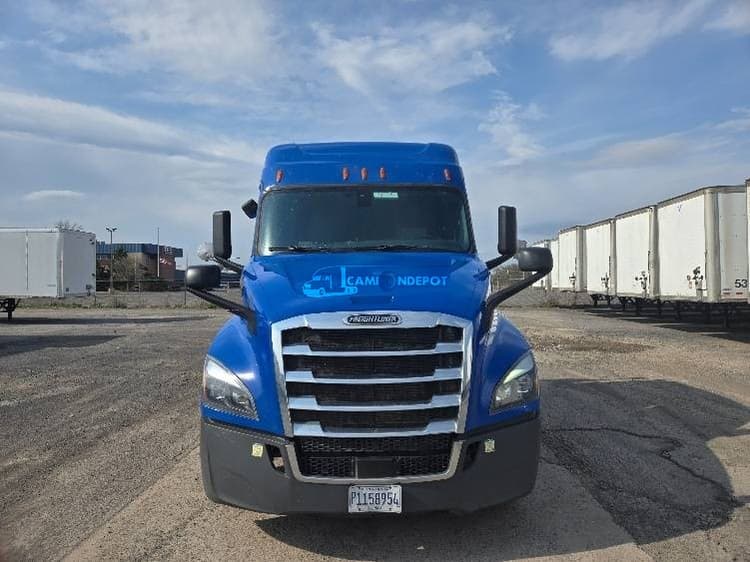 2020 Freightliner T12664ST Sleeper Tractor