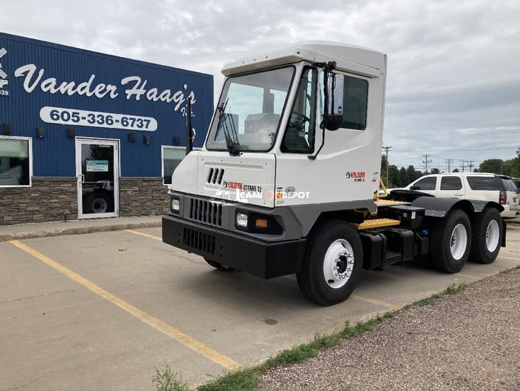 2020 Kamar Ottawa T2 Yard Spotter Trucks