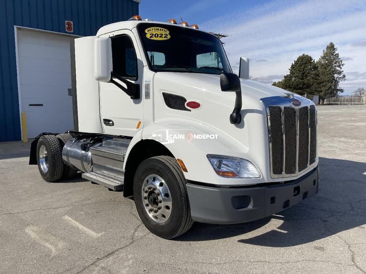 2022 Peterbilt 579 Day Cab Trucks