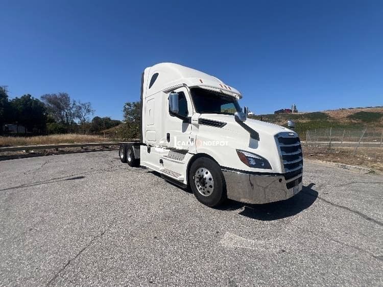 2019 Freightliner T12664ST Sleeper Trucks