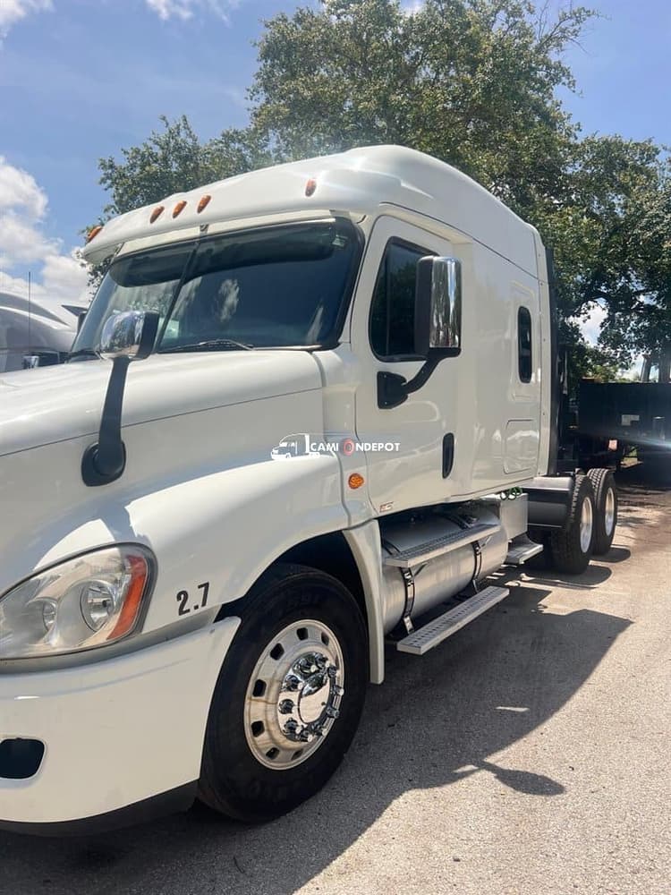 2016 Freightliner Cascadia 125 Sleeper Trucks