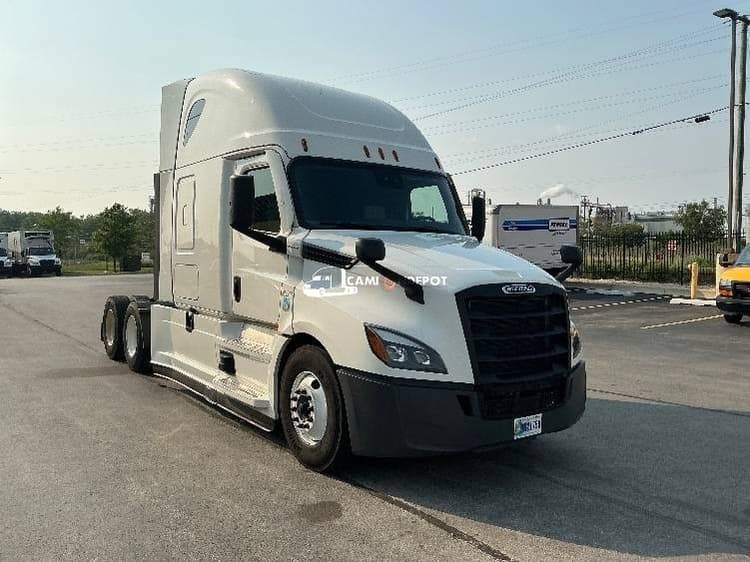 2022 Freightliner T12664ST Sleeper Trucks