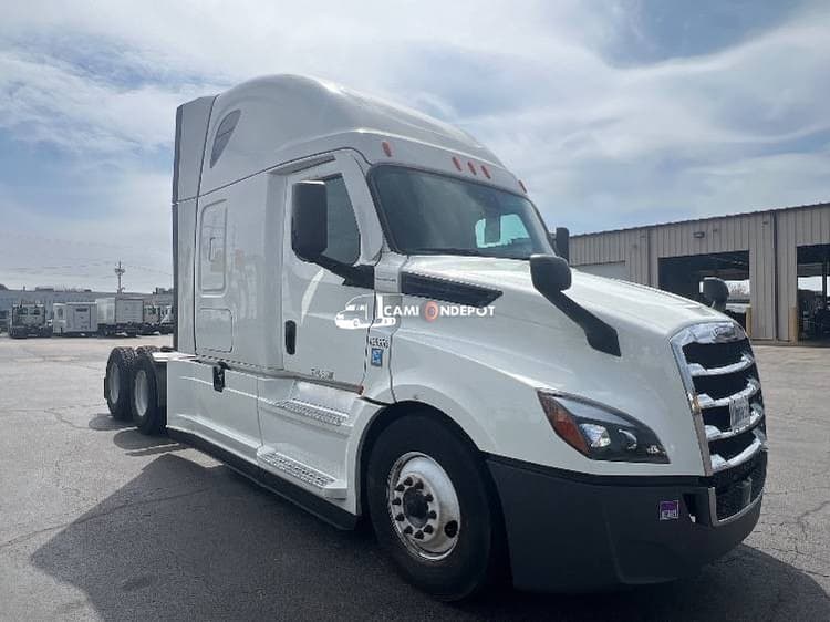 2022 Freightliner T12664ST Sleeper Trucks