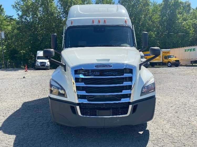2021 Freightliner T12664ST Sleeper Trucks