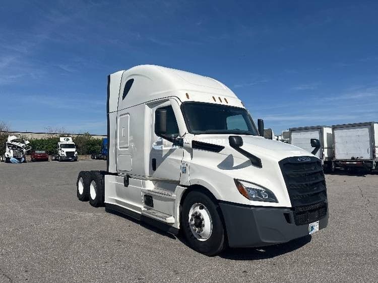 2022 Freightliner T12664ST Sleeper Trucks