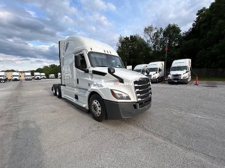 2021 Freightliner T12664ST Sleeper Trucks