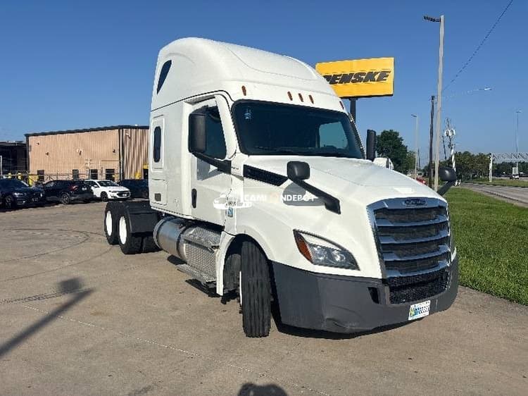 2022 Freightliner T12664ST Sleeper Trucks