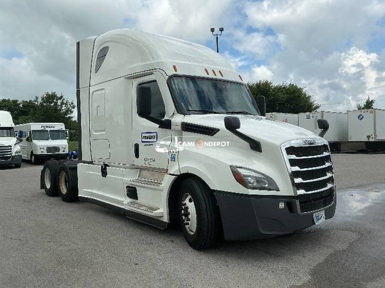 2022 Freightliner T12664ST Sleeper Tractor
