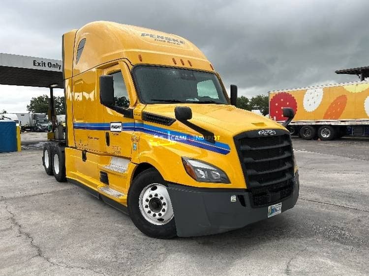 2022 Freightliner T12664ST Sleeper Tractor