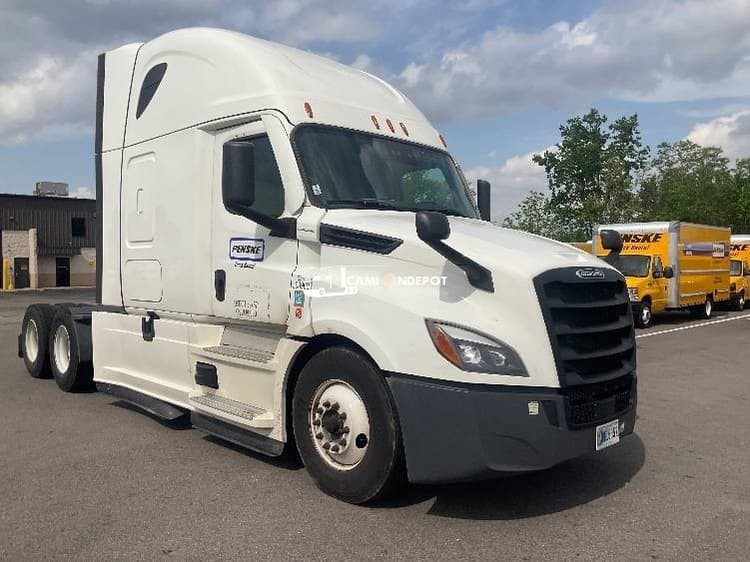 2022 Freightliner T12664ST Sleeper Tractor