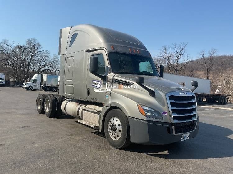 2020 Freightliner T12664ST Sleeper Trucks