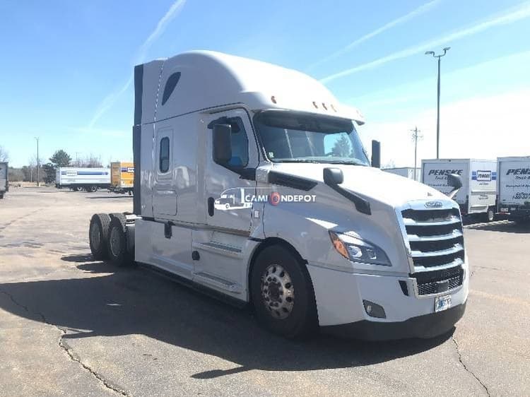 2019 Freightliner T12664ST Sleeper Trucks