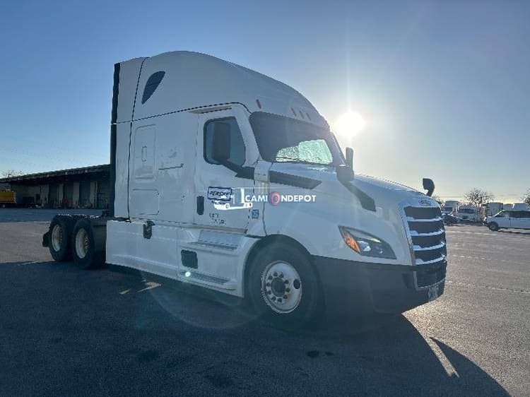2022 Freightliner T12664ST Sleeper Tractor