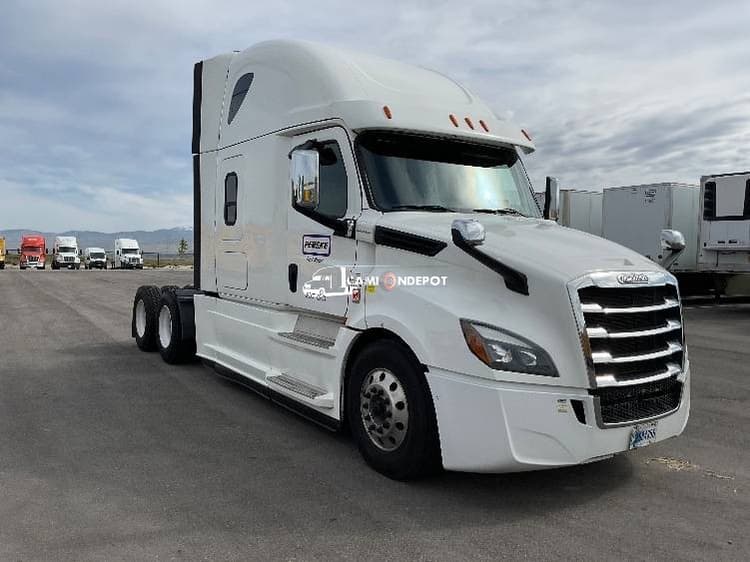 2020 Freightliner T12664ST Sleeper Trucks