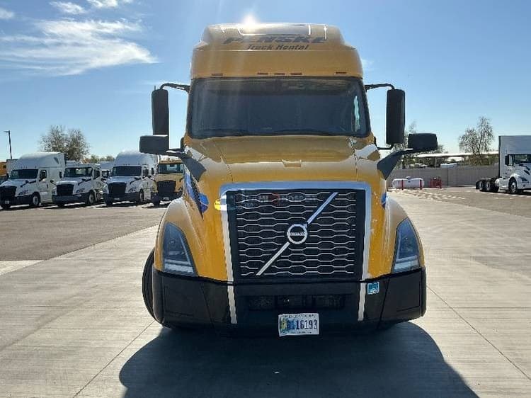 2022 Volvo VNL64760 Sleeper Tractor