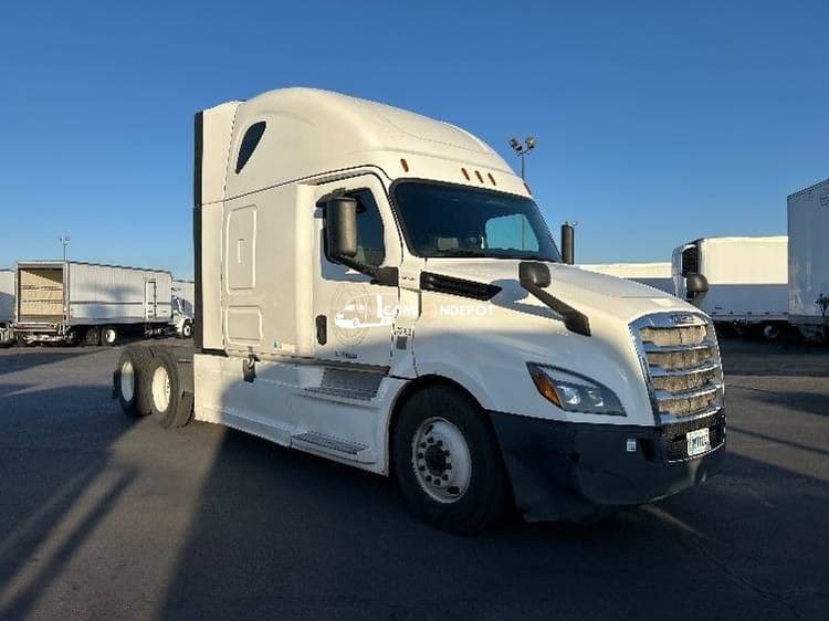 2020 Freightliner T12664ST Sleeper Trucks