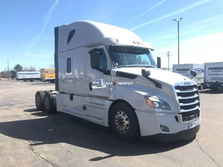 2019 Freightliner T12664ST Sleeper Trucks