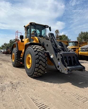 2022 Volvo L220H Other Aggregate Equipment