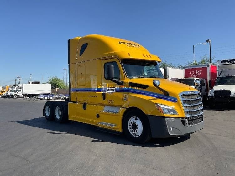 2020 Freightliner T12664ST Sleeper Trucks