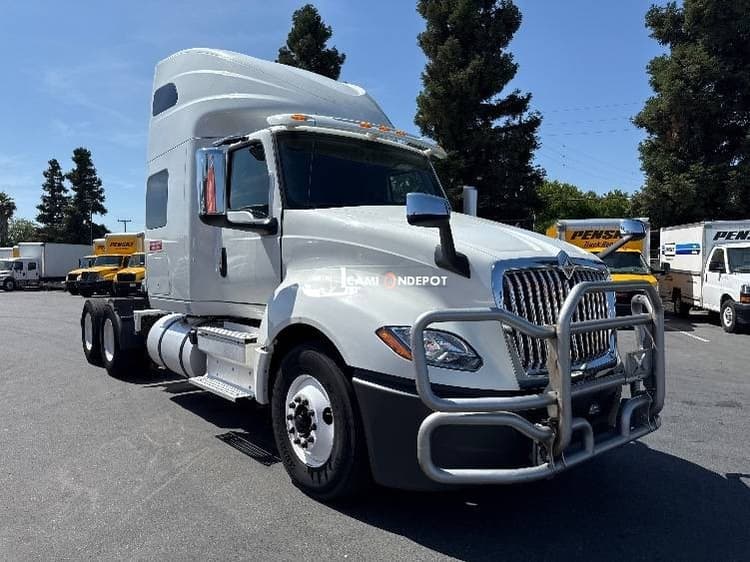 2020 International LT625 Sleeper Trucks