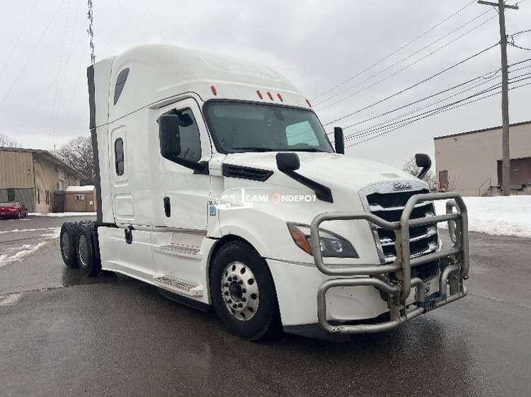 2019 Freightliner T12664ST Sleeper Trucks