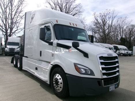 2020 Freightliner T12664ST Sleeper Trucks
