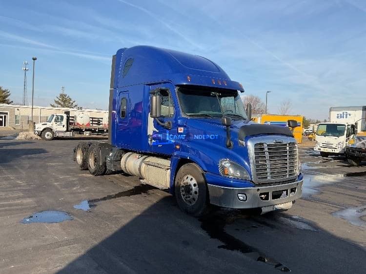 2019 Freightliner Cascadia 12564ST Sleeper Trucks