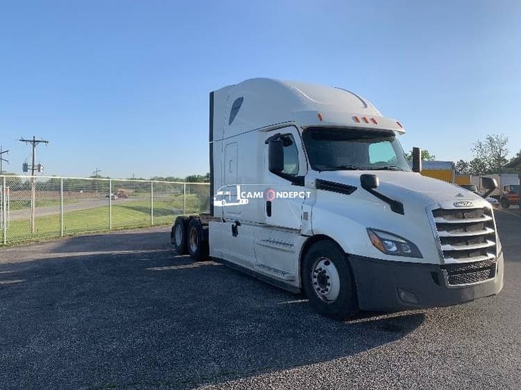 2020 Freightliner T12664ST Sleeper Trucks