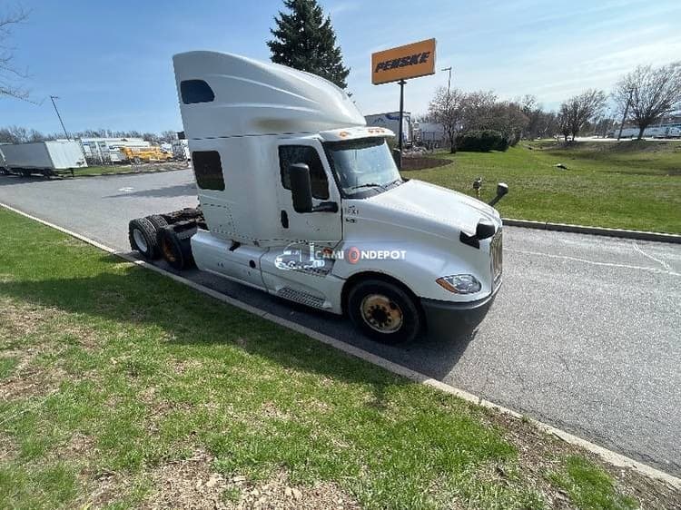 2019 International LT625 Sleeper Trucks