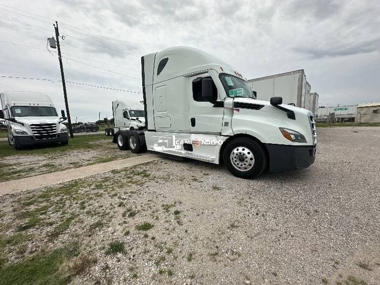2021 Freightliner T12664ST Sleeper Tractor
