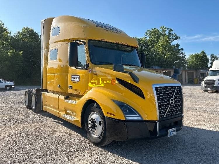 2022 Volvo VNL64760 Sleeper Tractor